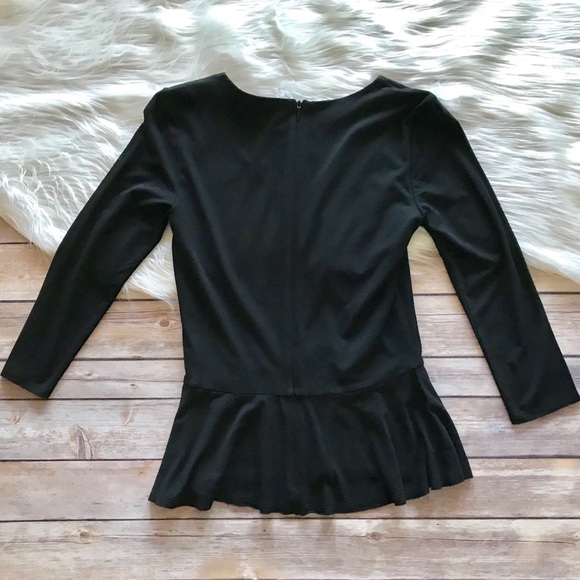 🛍FINAL SALE! No offers. Vince Camuto Black Ruffle Top - Picture 4 of 4